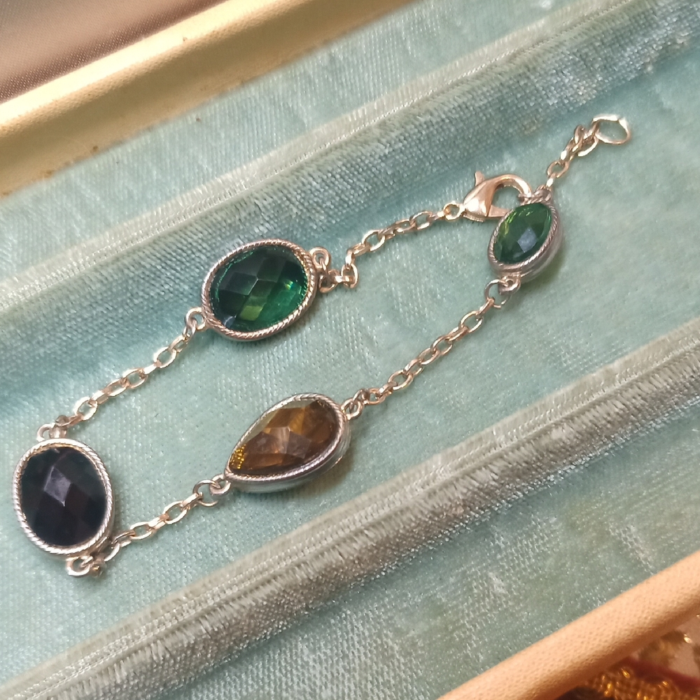 Vintage Bracelet with Green and Red Glass Stones